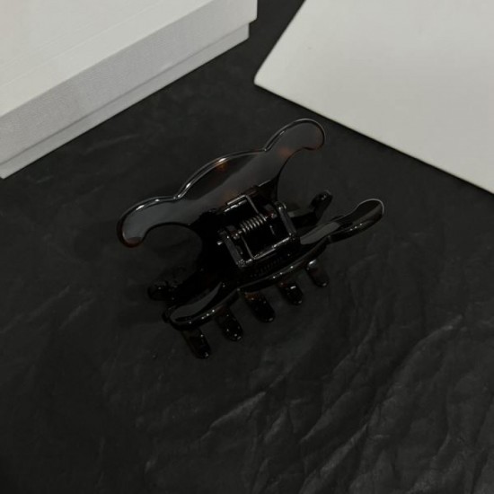 CELINE 2024SS hair ornament that gives the impression of a fashionable expert CELINE 2024SS hair ornament that gives the impression of a fashionable expert