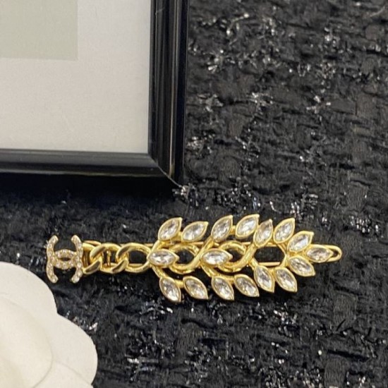 CHANEL Must-have item for fashion people 2024SS hair ornament CHANEL Must-have item for fashion people 2024SS hair ornament