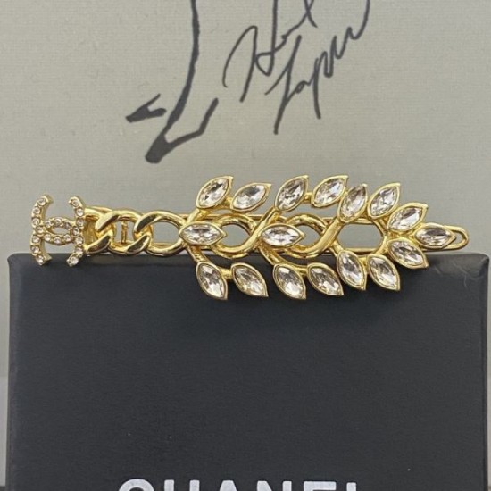 CHANEL Must-have item for fashion people 2024SS hair ornament CHANEL Must-have item for fashion people 2024SS hair ornament