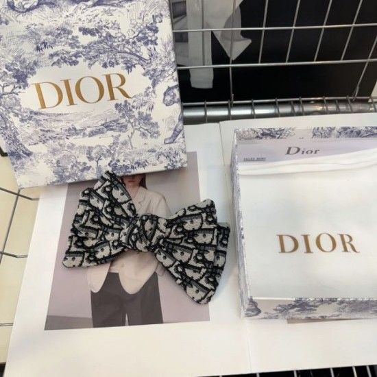 This year's popular coordination 2024SS hair ornament DIOR Dior This year's popular coordination 2024SS hair ornament DIOR Dior