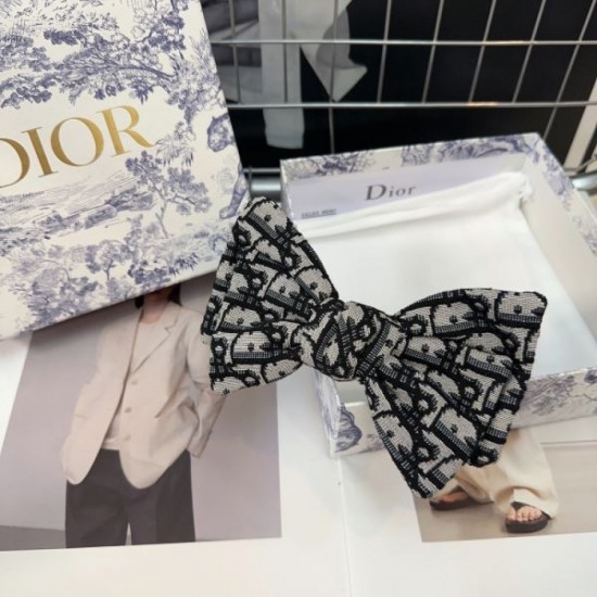 This year's popular coordination 2024SS hair ornament DIOR Dior This year's popular coordination 2024SS hair ornament DIOR Dior