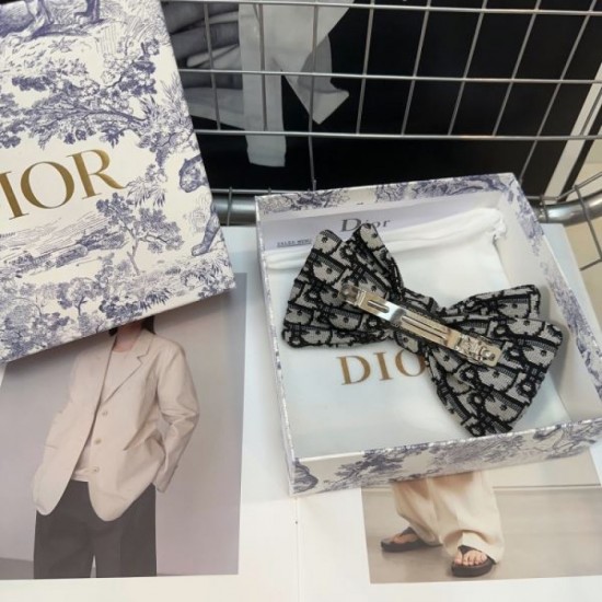 This year's popular coordination 2024SS hair ornament DIOR Dior This year's popular coordination 2024SS hair ornament DIOR Dior