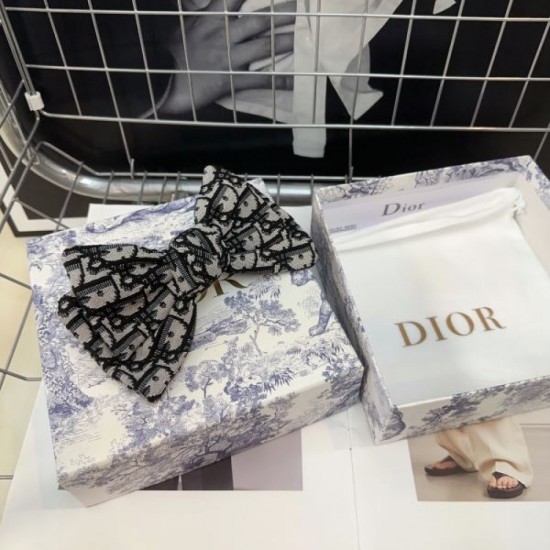 This year's popular coordination 2024SS hair ornament DIOR Dior This year's popular coordination 2024SS hair ornament DIOR Dior