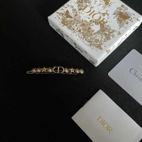 DIOR Dior 2024SS hair ornament that lets you feel the latest trends DIOR Dior 2024SS hair ornament that lets you feel the latest trends