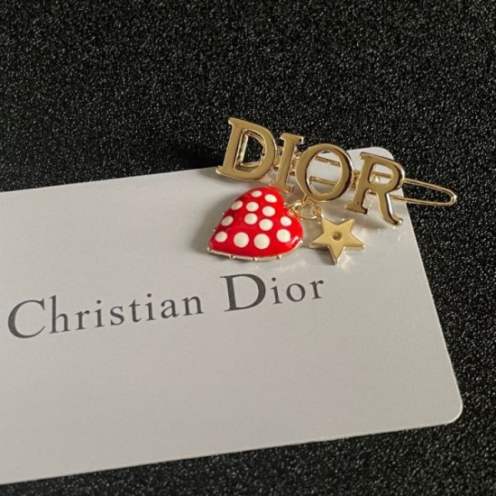 DIOR Sold out item Definitely a hit in the summer 2024SS Hair ornament DIOR Sold out item Definitely a hit in the summer 2024SS Hair ornament