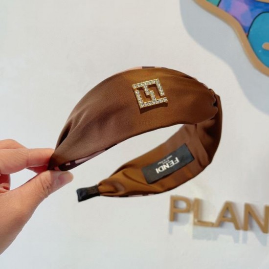 Comfortable to wear even in summer 2024SS hair ornament FENDI Comfortable to wear even in summer 2024SS hair ornament FENDI