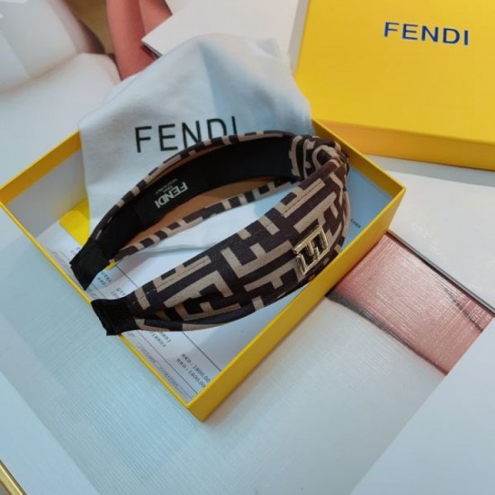 Show off the new spring/summer items at once 2024SS hair ornament FENDI Show off the new spring/summer items at once 2024SS hair ornament FENDI