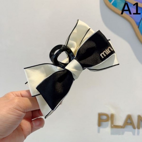 Latest love at first sight 2024SS hair ornament MIU MIU Miu Miu Latest love at first sight 2024SS hair ornament MIU MIU Miu Miu