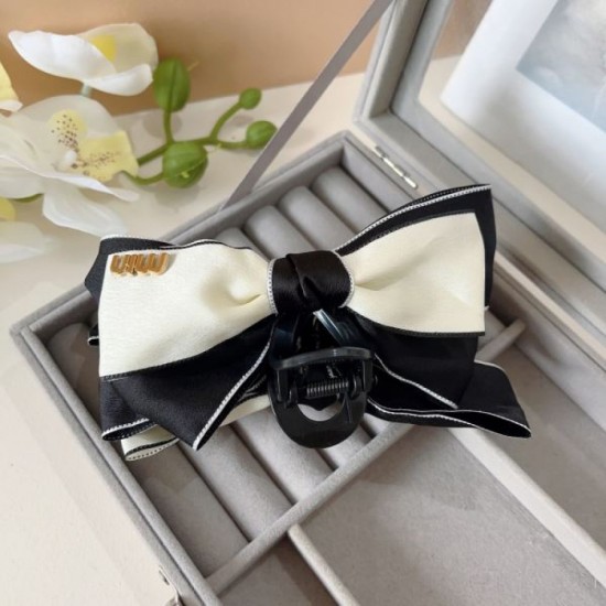 Latest love at first sight 2024SS hair ornament MIU MIU Miu Miu Latest love at first sight 2024SS hair ornament MIU MIU Miu Miu