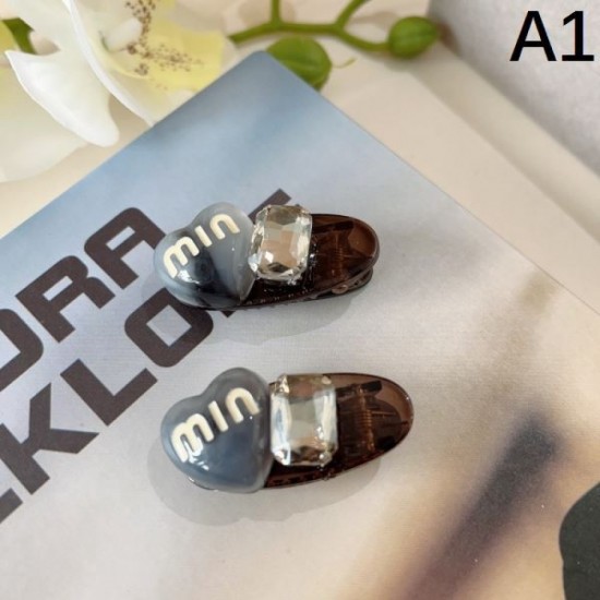 A must-see for fashionistas 2024SS hair ornament MIU MIU Miu Miu A must-see for fashionistas 2024SS hair ornament MIU MIU Miu Miu