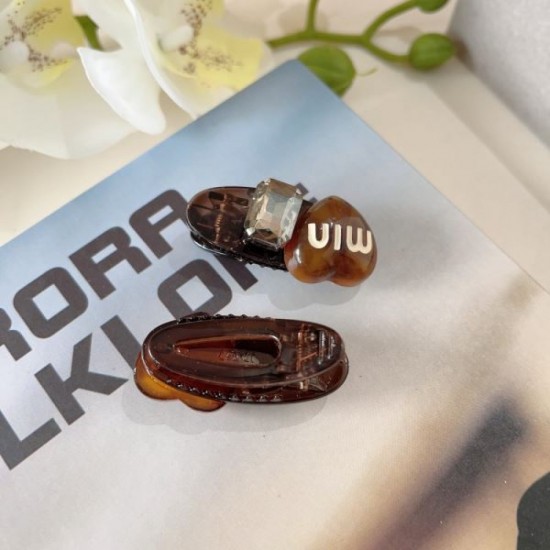 A must-see for fashionistas 2024SS hair ornament MIU MIU Miu Miu A must-see for fashionistas 2024SS hair ornament MIU MIU Miu Miu