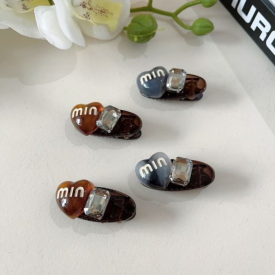 A must-see for fashionistas 2024SS hair ornament MIU MIU Miu Miu A must-see for fashionistas 2024SS hair ornament MIU MIU Miu Miu