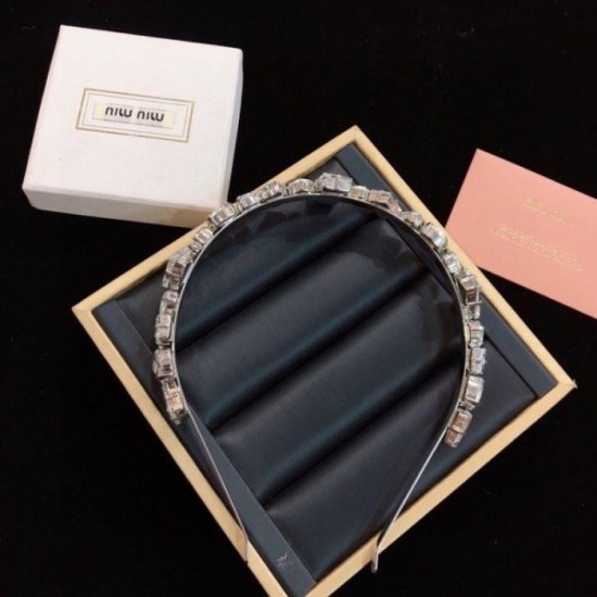 MIU MIU Miu Miu 2024SS Hair Ornament Used by Many Celebrities MIU MIU Miu Miu 2024SS Hair Ornament Used by Many Celebrities