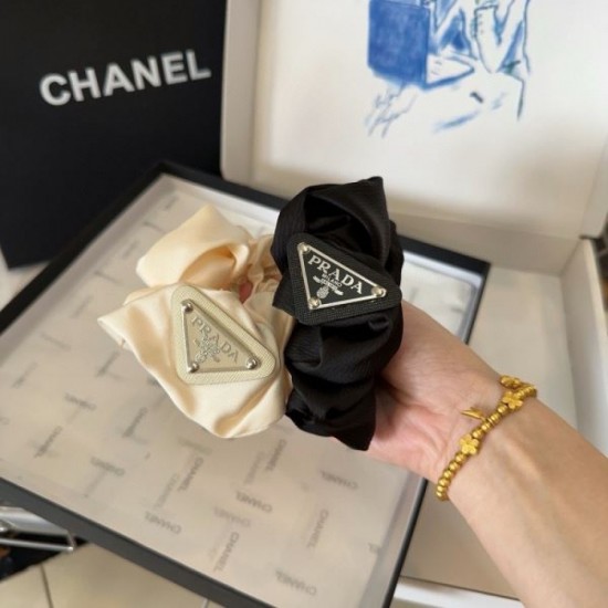 Spring/Summer new items are coming one after another 2024SS Hair Accessories PRADA Spring/Summer new items are coming one after another 2024SS Hair Accessories PRADA