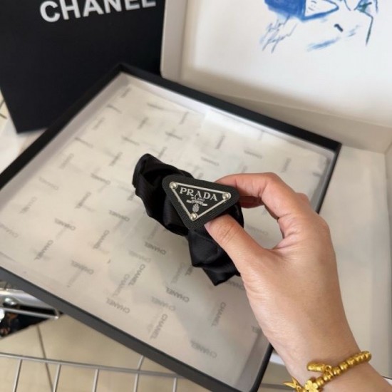 Spring/Summer new items are coming one after another 2024SS Hair Accessories PRADA Spring/Summer new items are coming one after another 2024SS Hair Accessories PRADA
