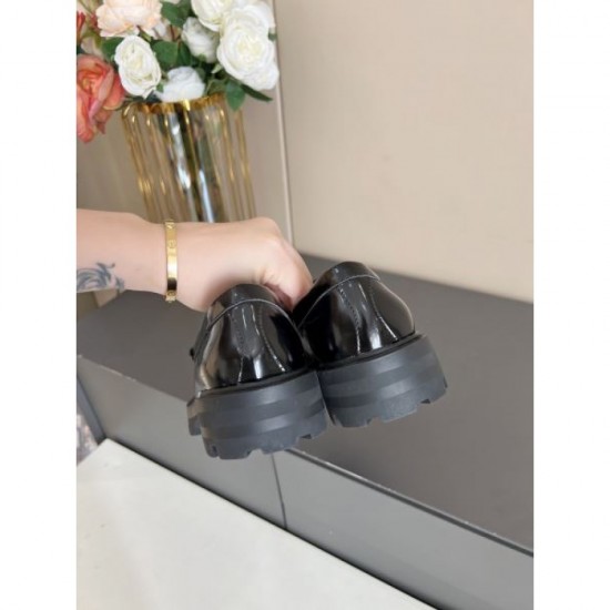 2024SS CELINE Women's Casual Shoes Popularly Used by Fashionable People 2024SS CELINE Women's Casual Shoes Popularly Used by Fashionable People