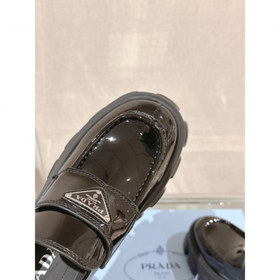 2024SS PRADA Women's casual shoes that are cooler than they look 2024SS PRADA Women's casual shoes that are cooler than they look