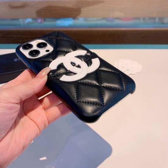 CHANEL 2024SS New iPhone mobile case pursuing trends CHANEL 2024SS New iPhone mobile case pursuing trends