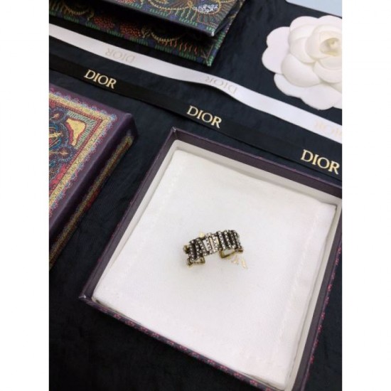 DIOR This is what you need this summer 2024SS ring DIOR This is what you need this summer 2024SS ring