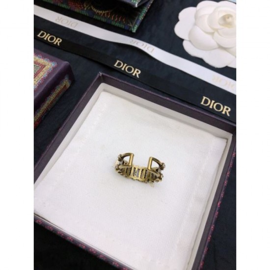 DIOR This is what you need this summer 2024SS ring DIOR This is what you need this summer 2024SS ring