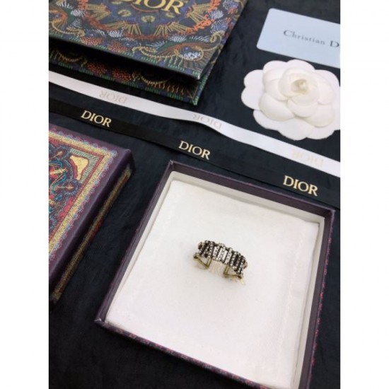 DIOR This is what you need this summer 2024SS ring DIOR This is what you need this summer 2024SS ring