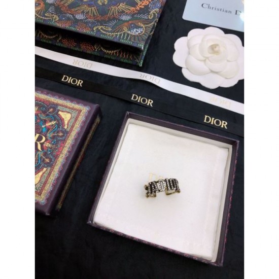 DIOR This is what you need this summer 2024SS ring DIOR This is what you need this summer 2024SS ring