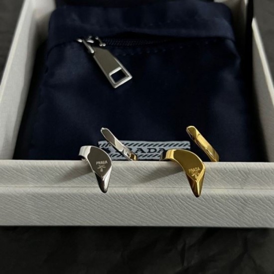 Simple 2024SS ring that improves your style PRADA Prada Simple 2024SS ring that improves your style PRADA Prada