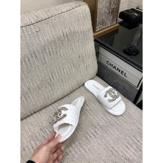2024SS High impact design CHANEL ladies slippers 2024SS High impact design CHANEL ladies slippers