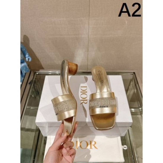 2024SS Items that bring out the texture of the material DIOR Women's slippers 2024SS Items that bring out the texture of the material DIOR Women's slippers