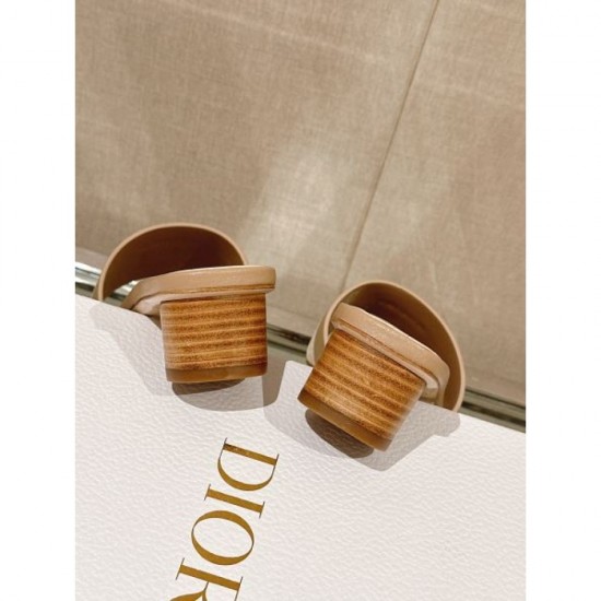 2024SS Items that bring out the texture of the material DIOR Women's slippers 2024SS Items that bring out the texture of the material DIOR Women's slippers