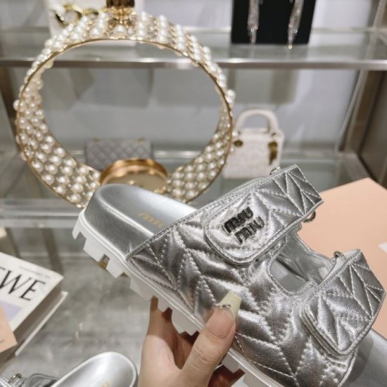 2024SS Crazy about elegant colors MIU MIU Women's slippers 2024SS Crazy about elegant colors MIU MIU Women's slippers
