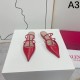 2024SS Outstanding Breathability VALENTINO Women's Slippers 2024SS Outstanding Breathability VALENTINO Women's Slippers