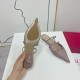2024SS Outstanding Breathability VALENTINO Women's Slippers 2024SS Outstanding Breathability VALENTINO Women's Slippers