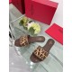 2024SS Colors are also trendy VALENTINO Women's slippers 2024SS Colors are also trendy VALENTINO Women's slippers