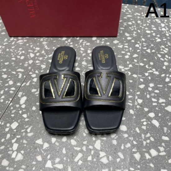 2024SS Attractive New VALENTINO Women's Slippers 2024SS Attractive New VALENTINO Women's Slippers