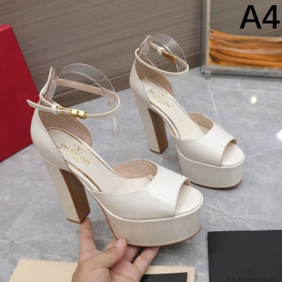 2024SS Refined Design VALENTINO Women's Sandals 2024SS Refined Design VALENTINO Women's Sandals