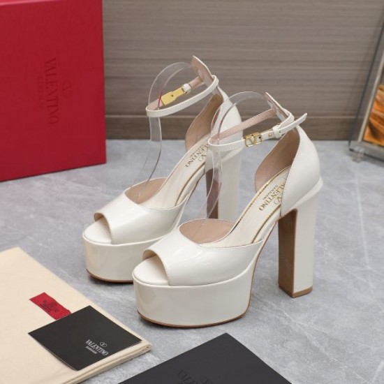 2024SS Refined Design VALENTINO Women's Sandals 2024SS Refined Design VALENTINO Women's Sandals