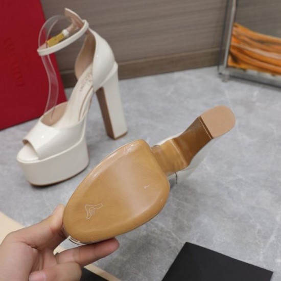 2024SS Refined Design VALENTINO Women's Sandals 2024SS Refined Design VALENTINO Women's Sandals