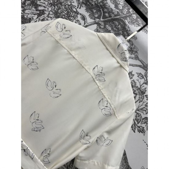 2024SS Dress BURBERRY Transform into a beautiful outfit 2024SS Dress BURBERRY Transform into a beautiful outfit