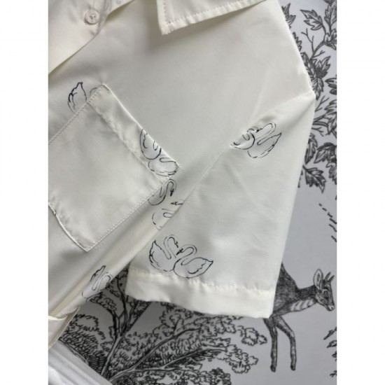 2024SS Dress BURBERRY Transform into a beautiful outfit 2024SS Dress BURBERRY Transform into a beautiful outfit