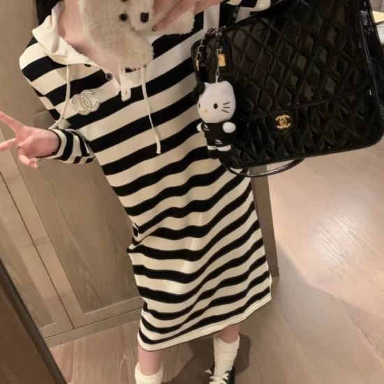 CHANEL Dress 2024FW This season's explosively popular standard item CHANEL Dress 2024FW This season's explosively popular standard item