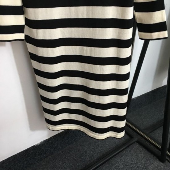 CHANEL Dress 2024FW This season's explosively popular standard item CHANEL Dress 2024FW This season's explosively popular standard item