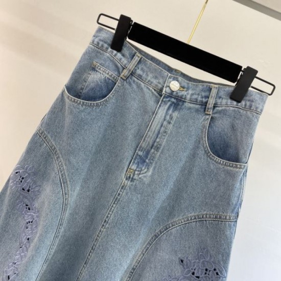 2024SS Long Skirt CHLOE A very popular brand in Japan 2024SS Long Skirt CHLOE A very popular brand in Japan