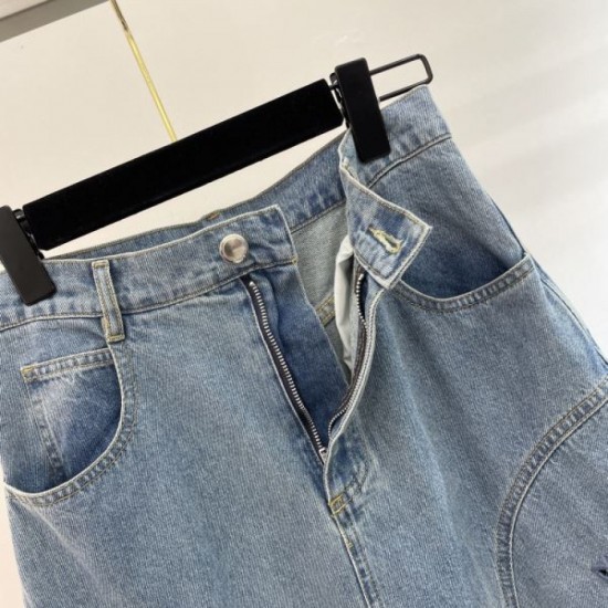 2024SS Long Skirt CHLOE A very popular brand in Japan 2024SS Long Skirt CHLOE A very popular brand in Japan
