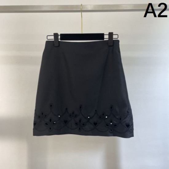 2024SS Trapezoid Skirt CHLOE A very popular brand in Japan 2024SS Trapezoid Skirt CHLOE A very popular brand in Japan