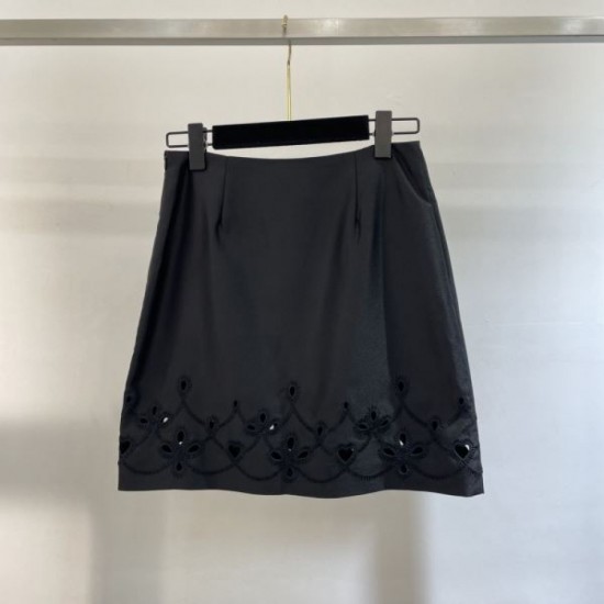 2024SS Trapezoid Skirt CHLOE A very popular brand in Japan 2024SS Trapezoid Skirt CHLOE A very popular brand in Japan
