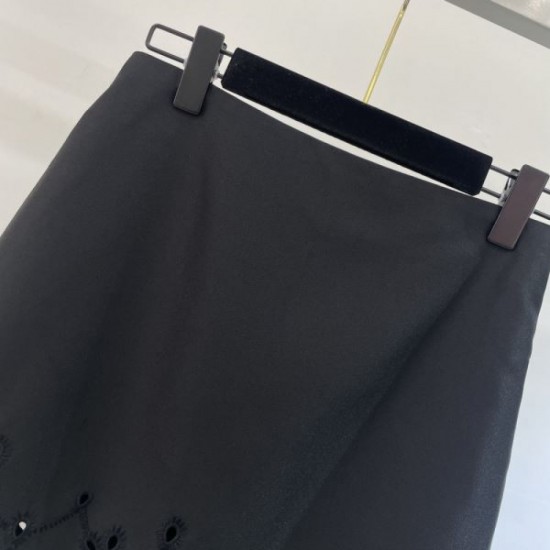 2024SS Trapezoid Skirt CHLOE A very popular brand in Japan 2024SS Trapezoid Skirt CHLOE A very popular brand in Japan