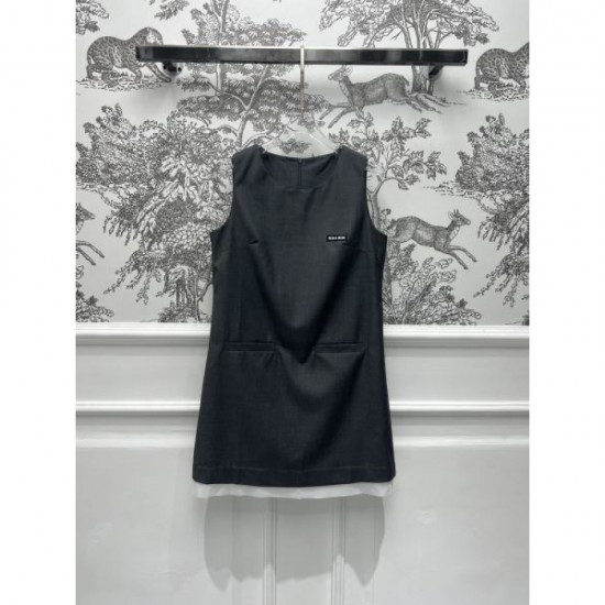 2024SS One Piece MIU MIU Very easy to incorporate 2024SS One Piece MIU MIU Very easy to incorporate
