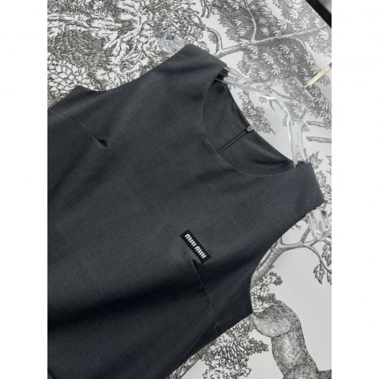 2024SS One Piece MIU MIU Very easy to incorporate 2024SS One Piece MIU MIU Very easy to incorporate