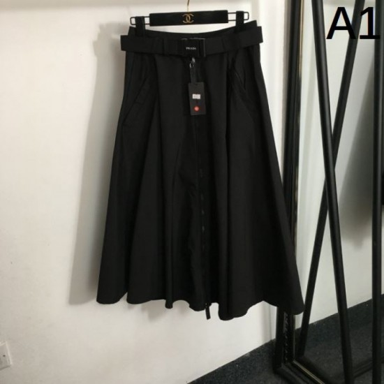 2024SS Long Skirt PRADA Active in this spring/summer coordination 2024SS Long Skirt PRADA Active in this spring/summer coordination